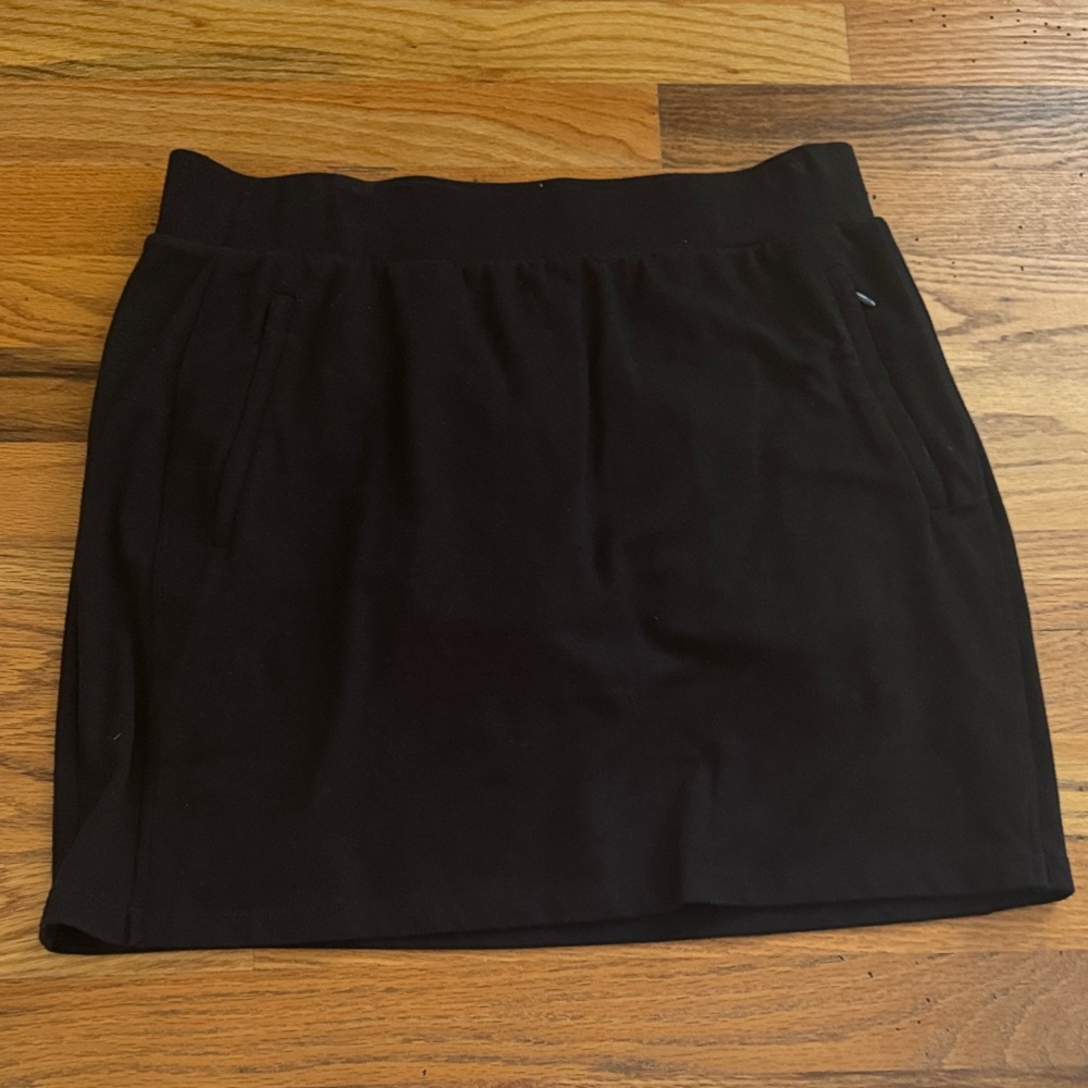 T by Talbots Black Athletic Skirt with Pockets